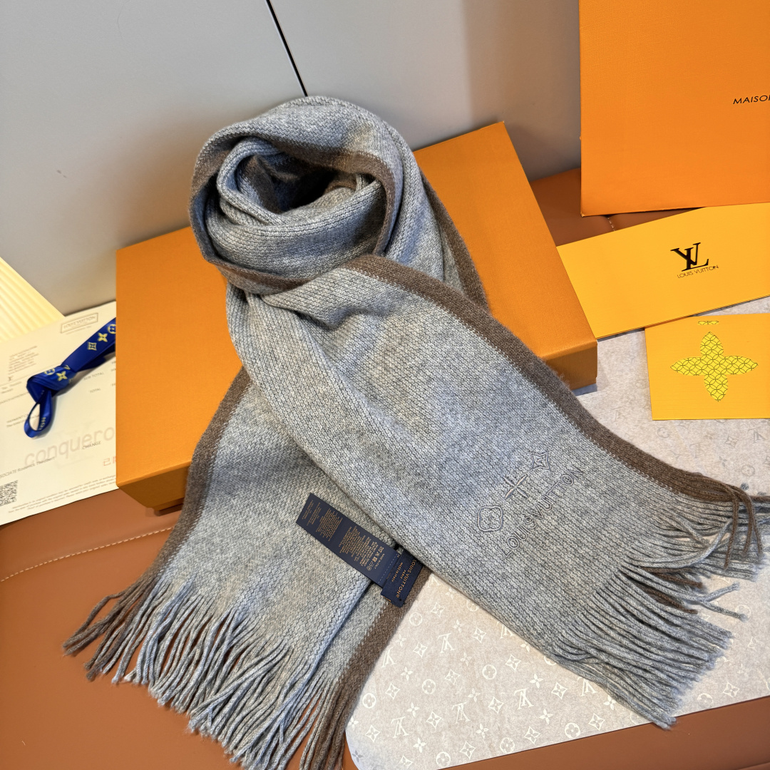 LV scarf