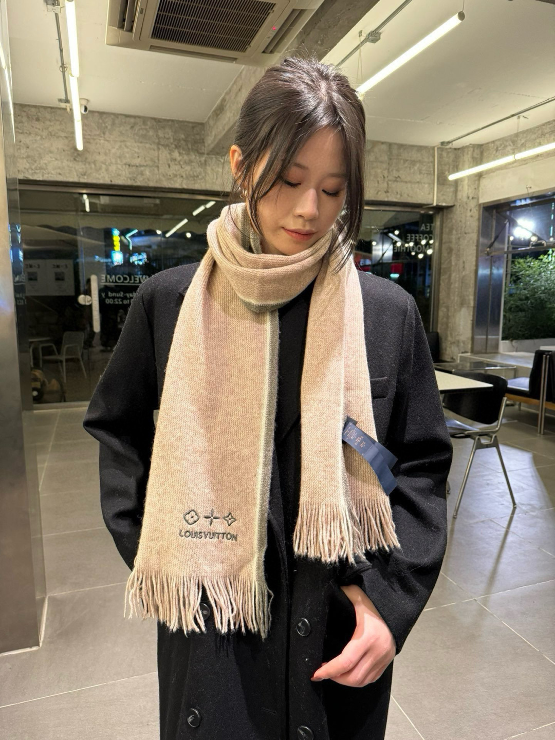 LV scarf