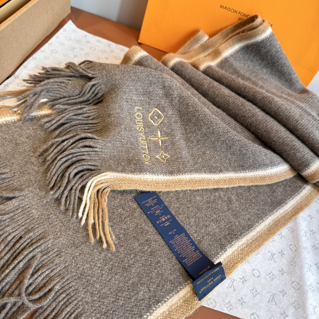 LV scarf