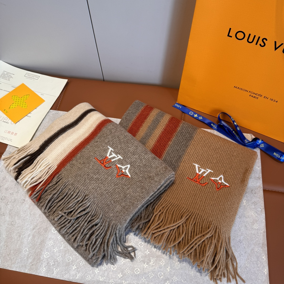 LV scarf