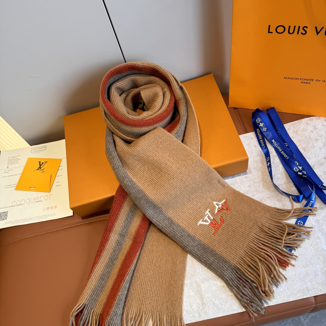LV scarf