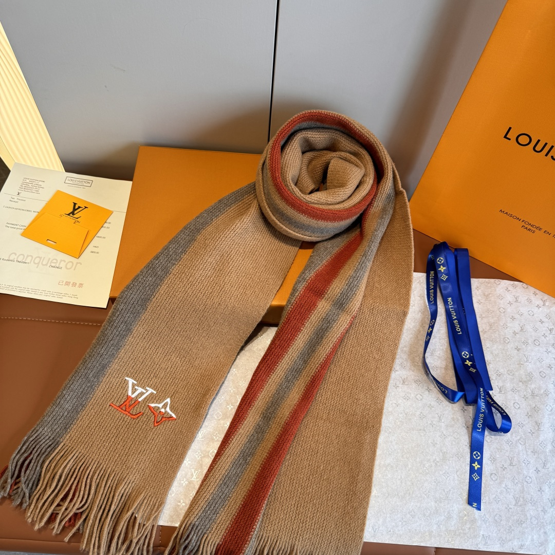 LV scarf