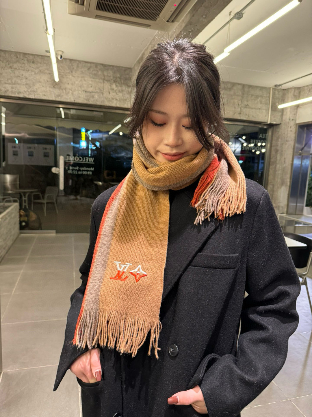 LV scarf