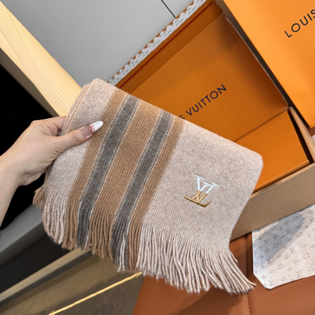 LV scarf