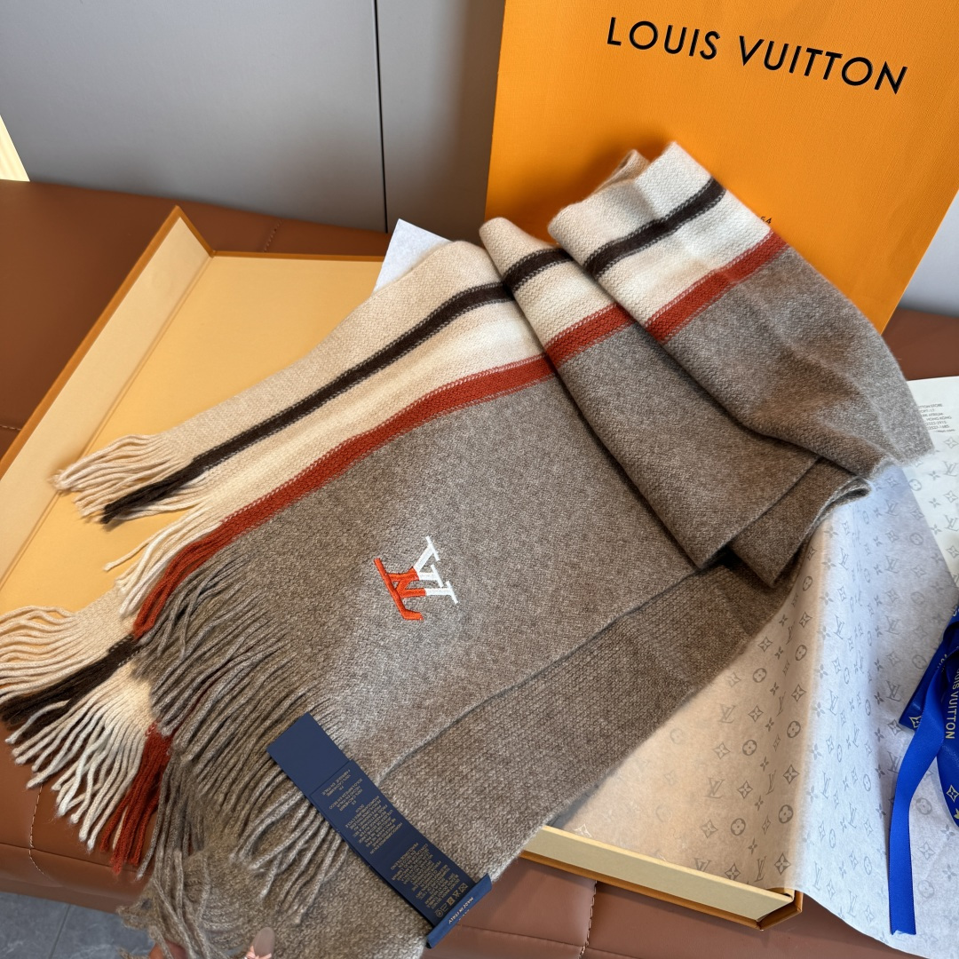 LV scarf