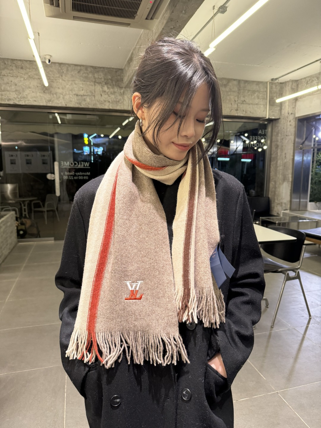LV scarf