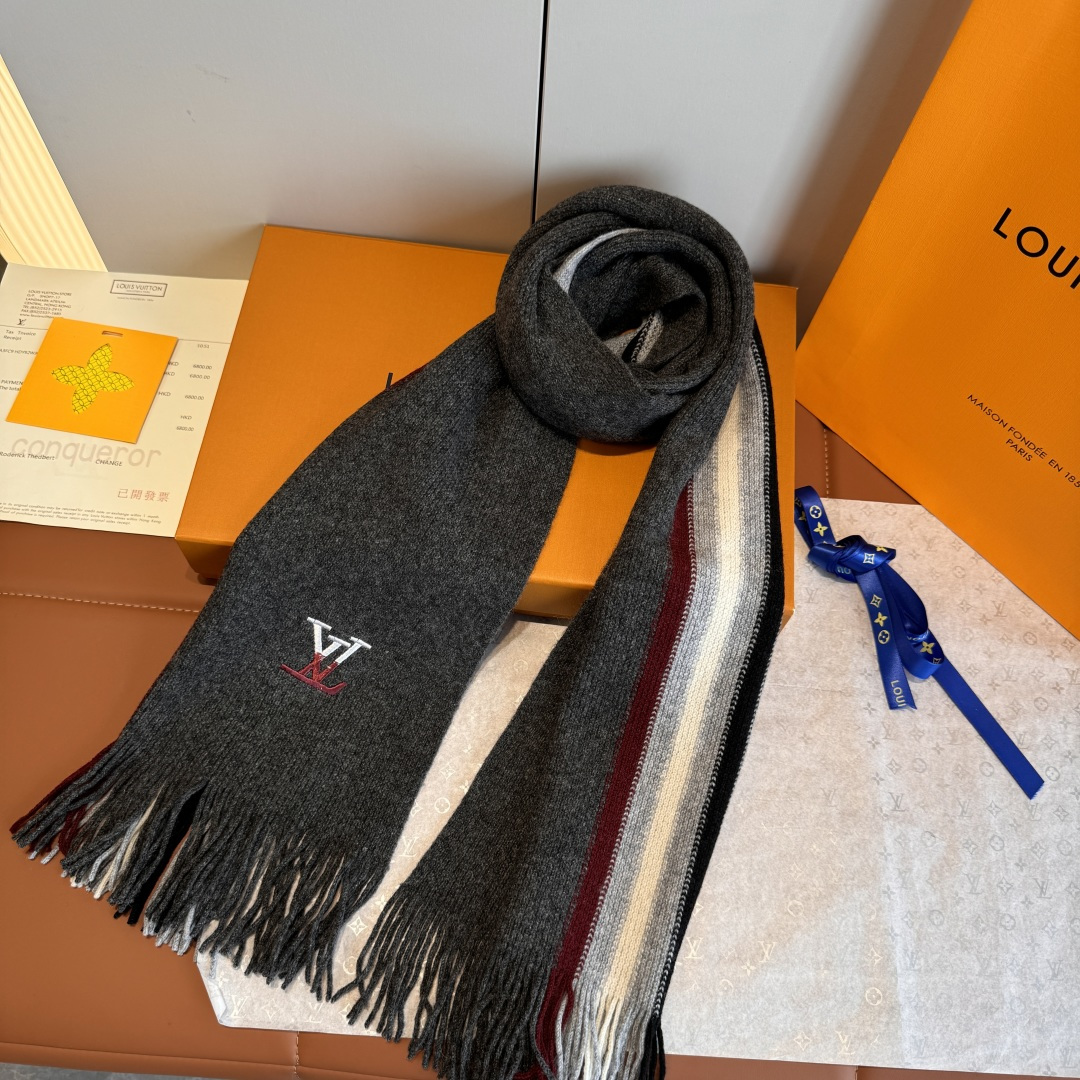 LV scarf