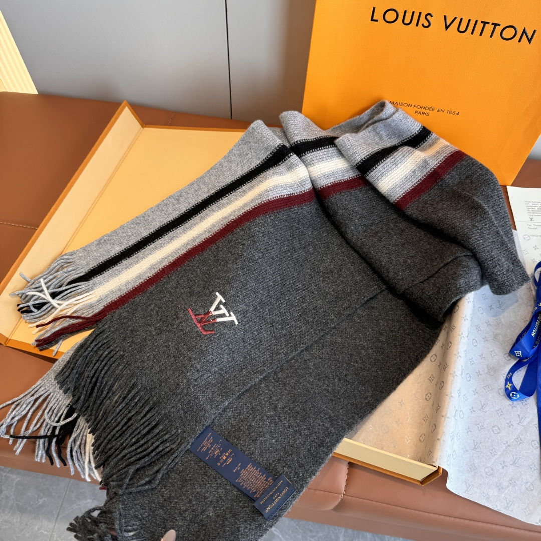 LV scarf