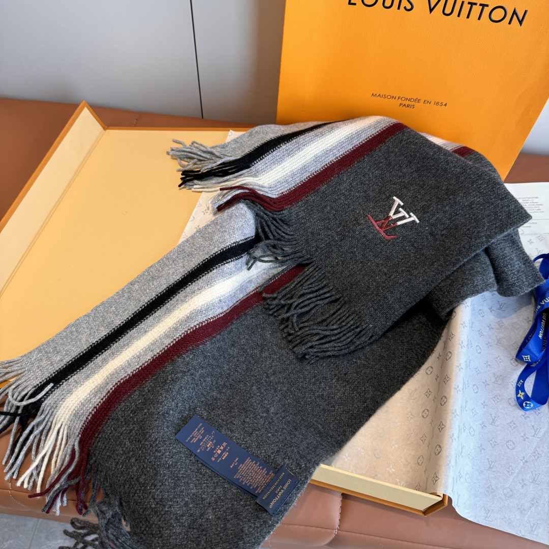 LV scarf