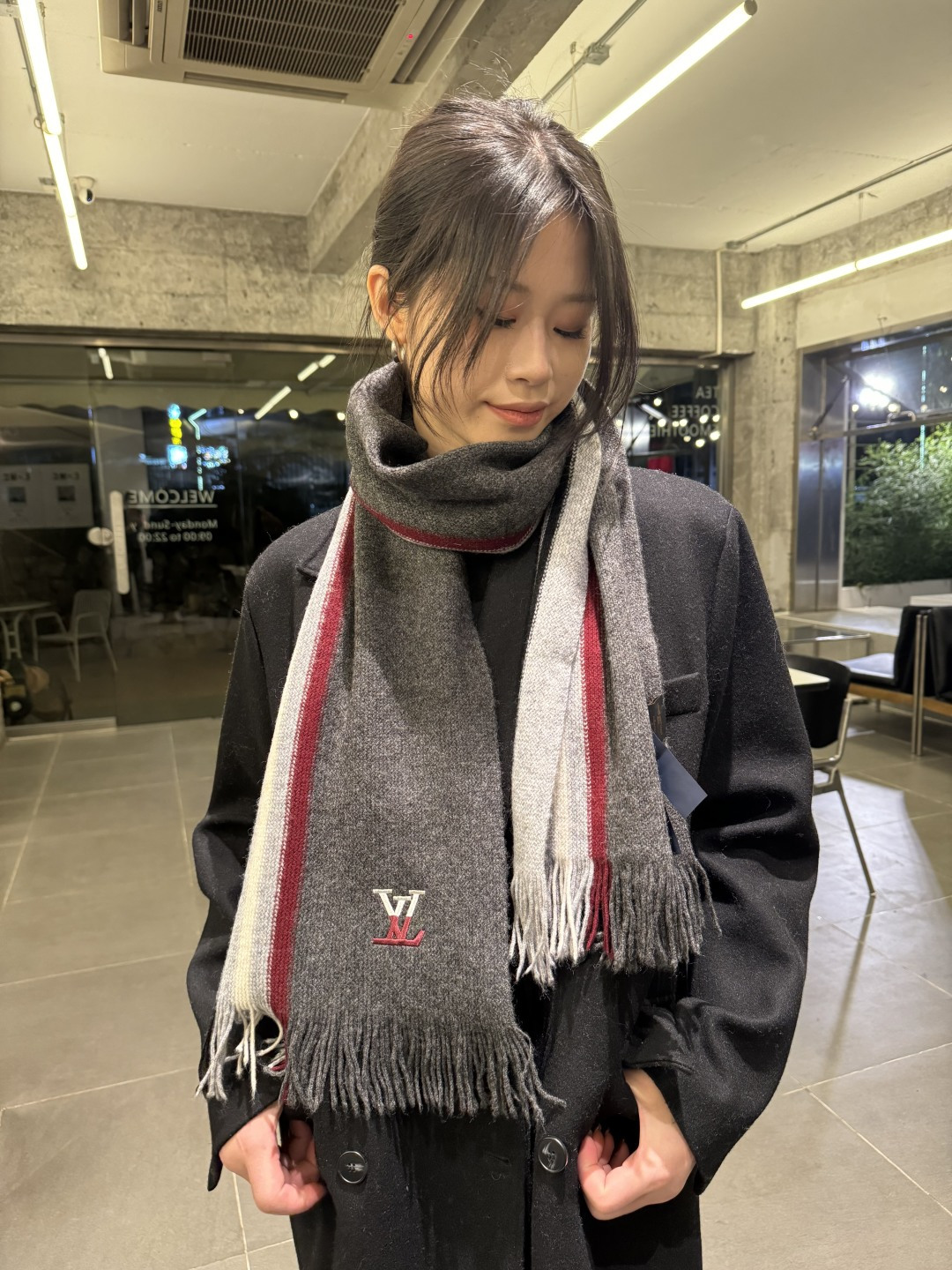 LV scarf