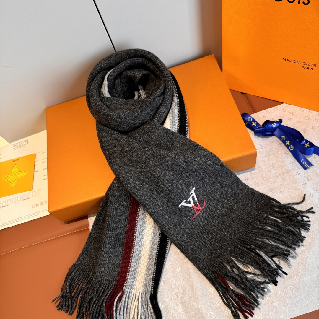 LV scarf