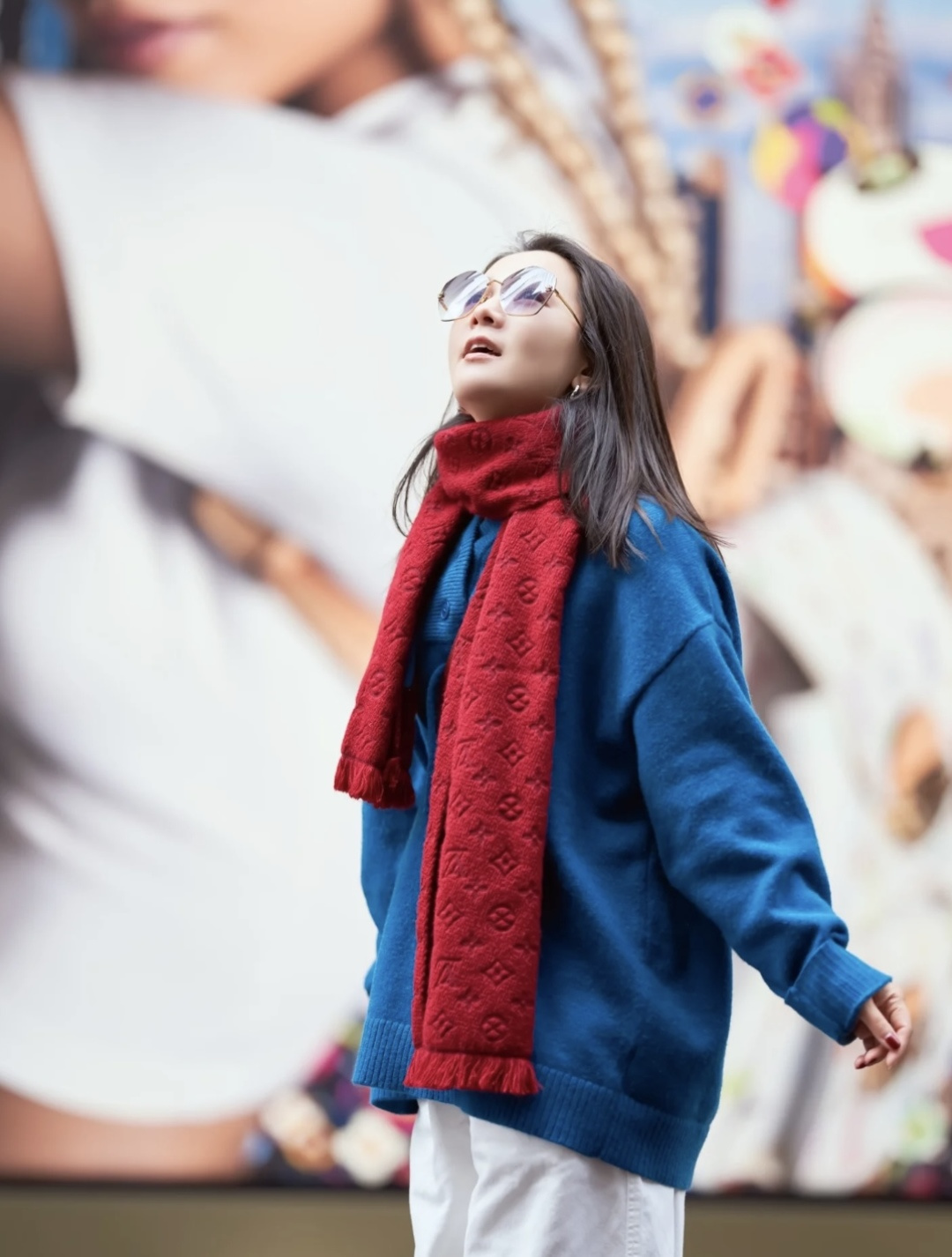 LV scarf