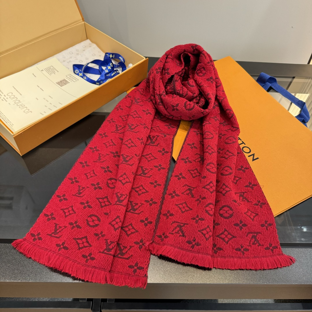 LV scarf