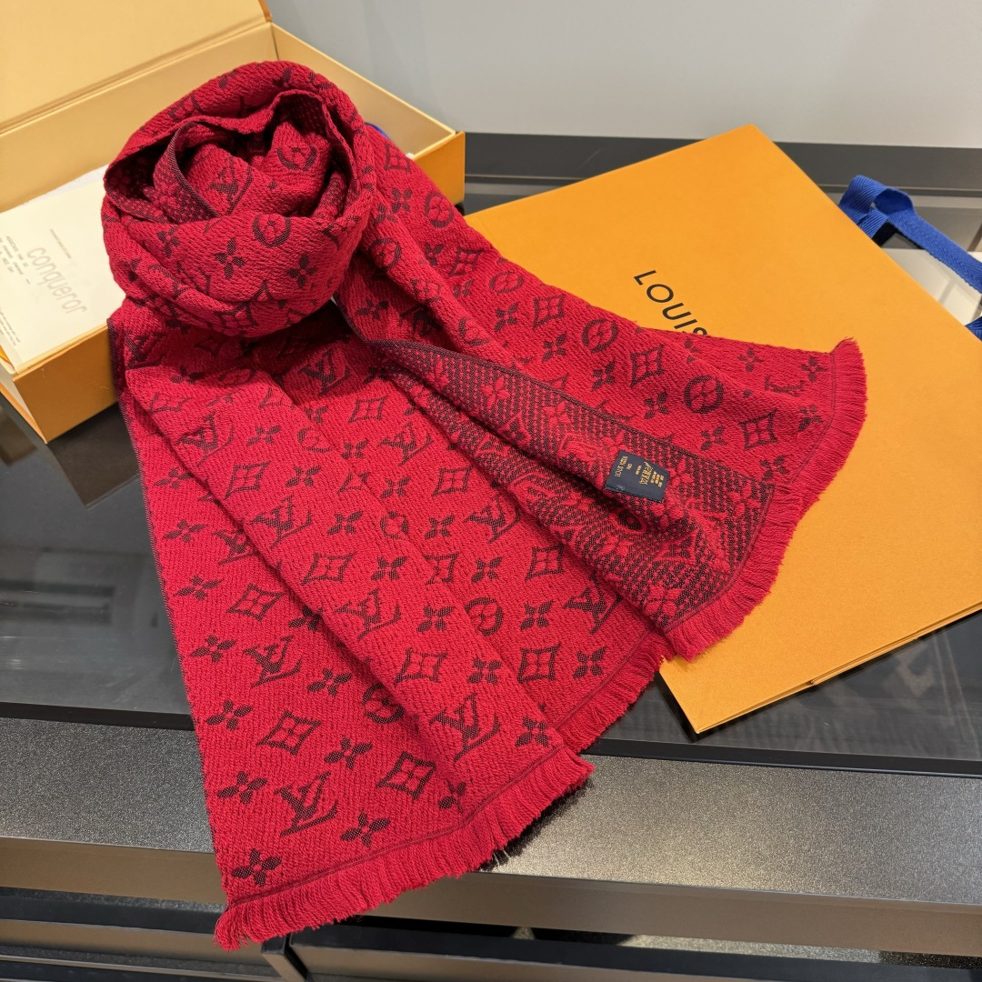 LV scarf