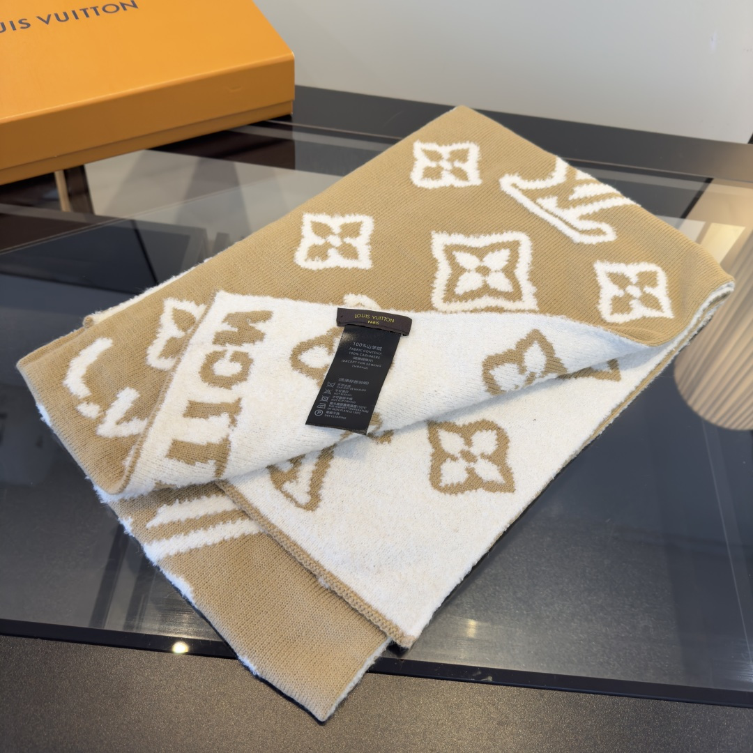 LV scarf