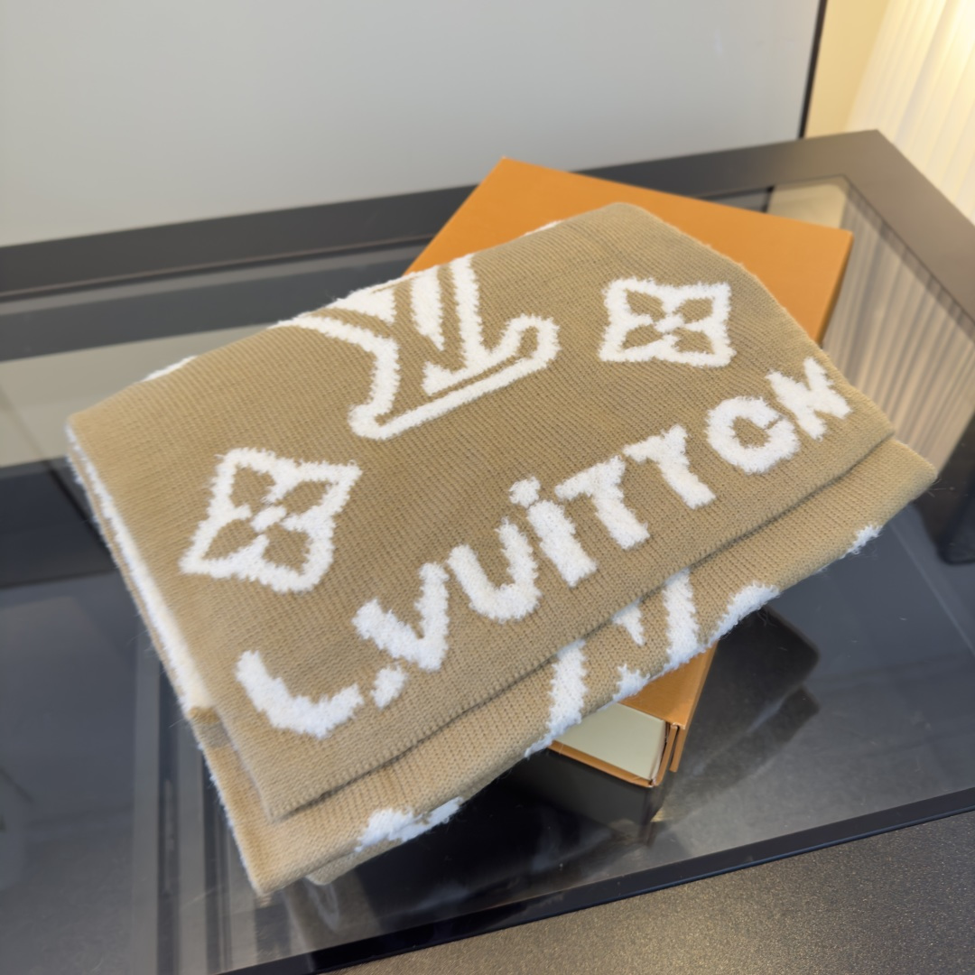 LV scarf