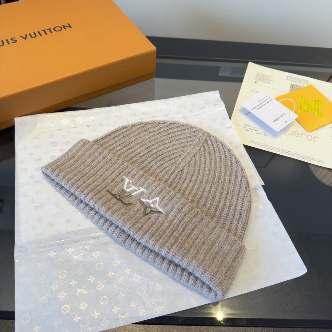 LV scarf