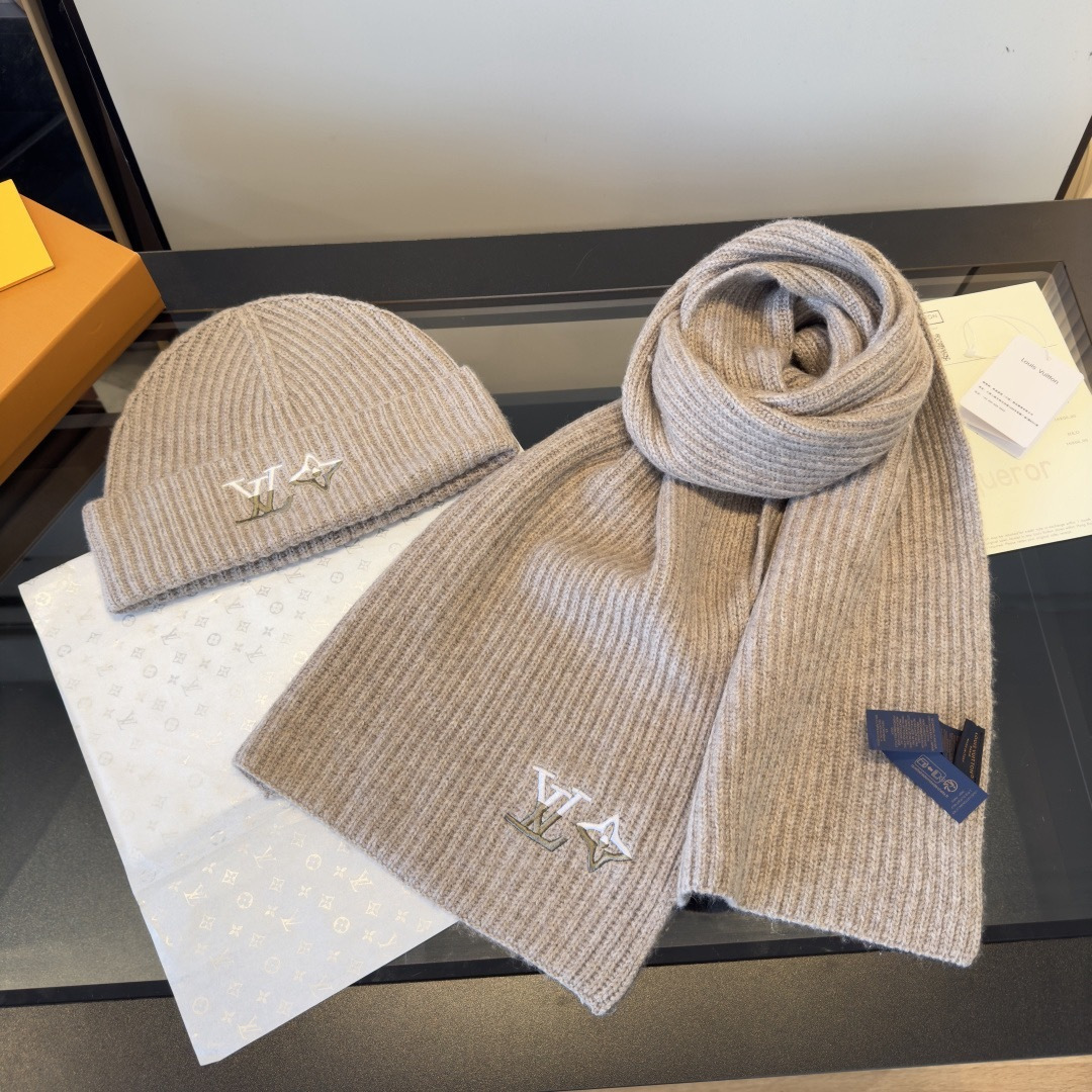 LV scarf