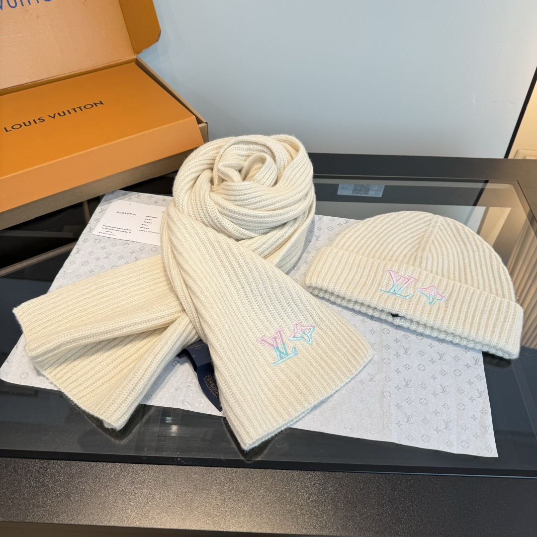 LV scarf
