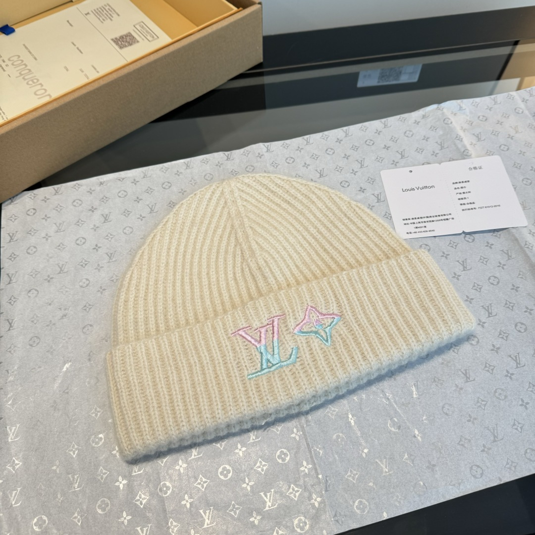 LV scarf