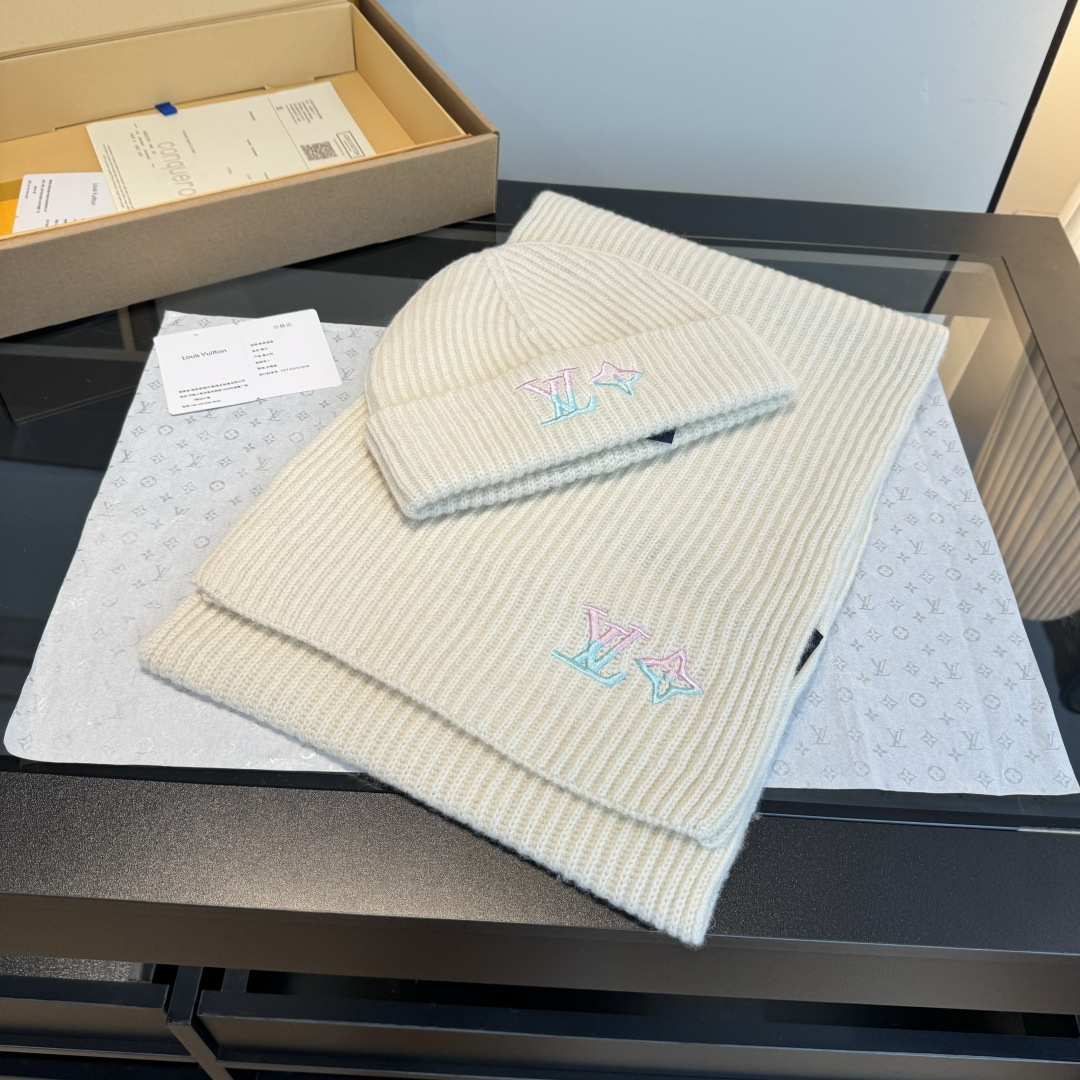 LV scarf