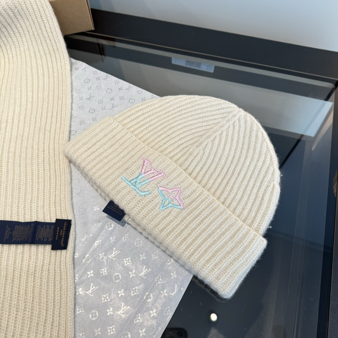 LV scarf