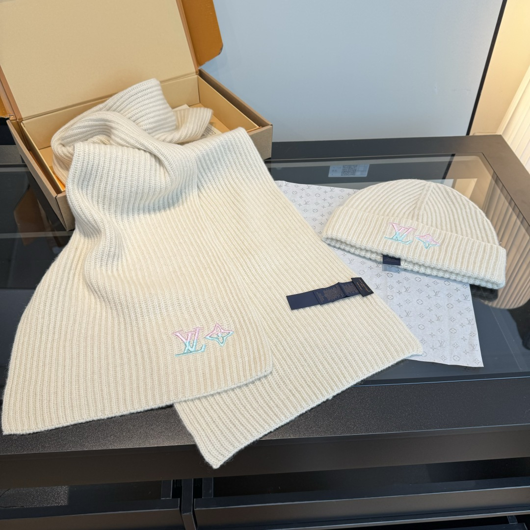 LV scarf