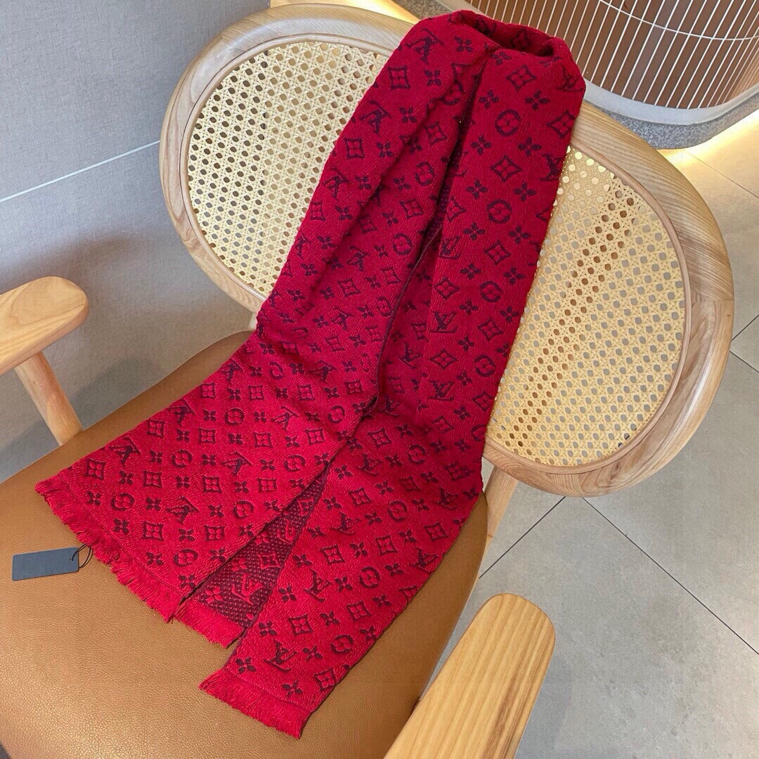 LV scarf