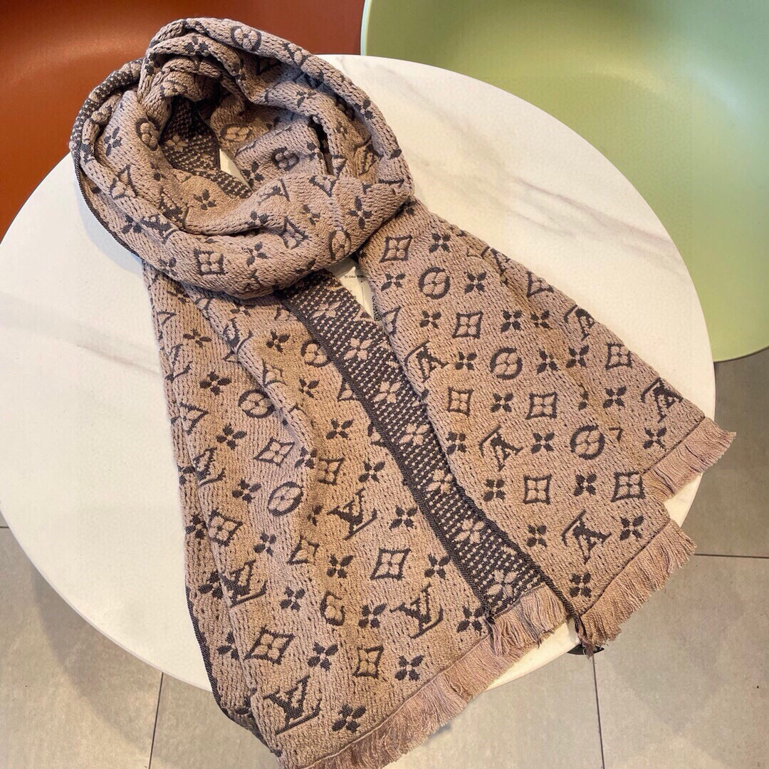 LV scarf