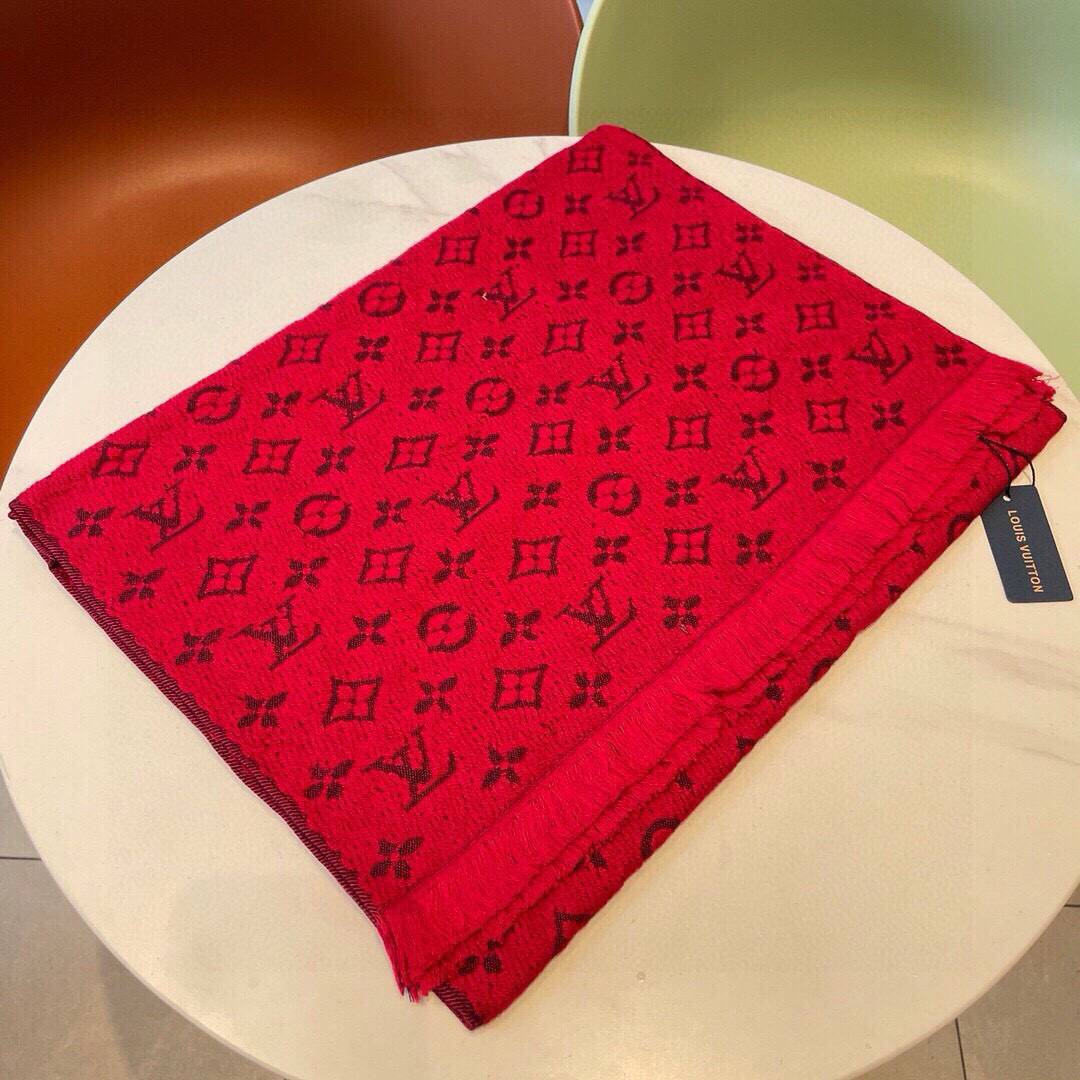 LV scarf