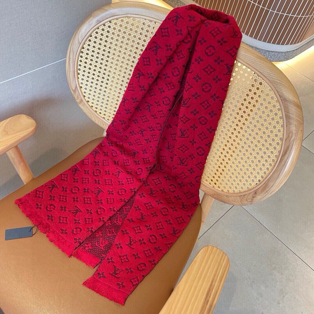 LV scarf