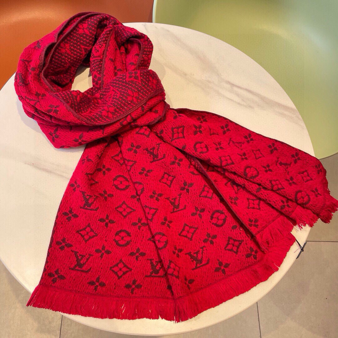 LV scarf