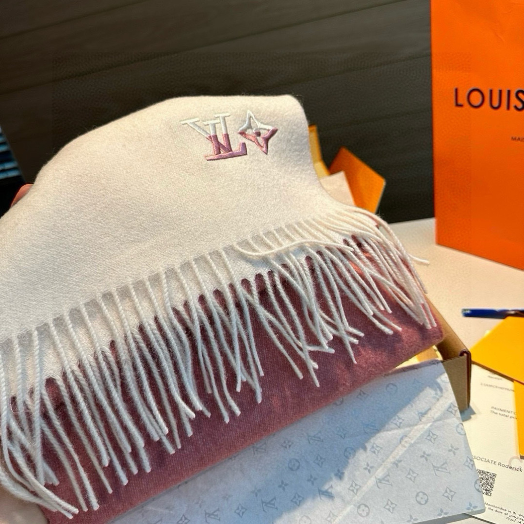 LV scarf
