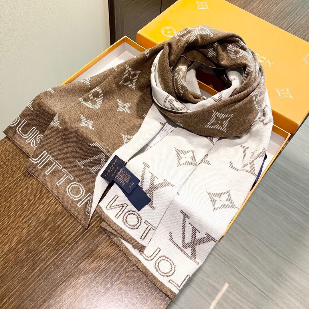 LV scarf