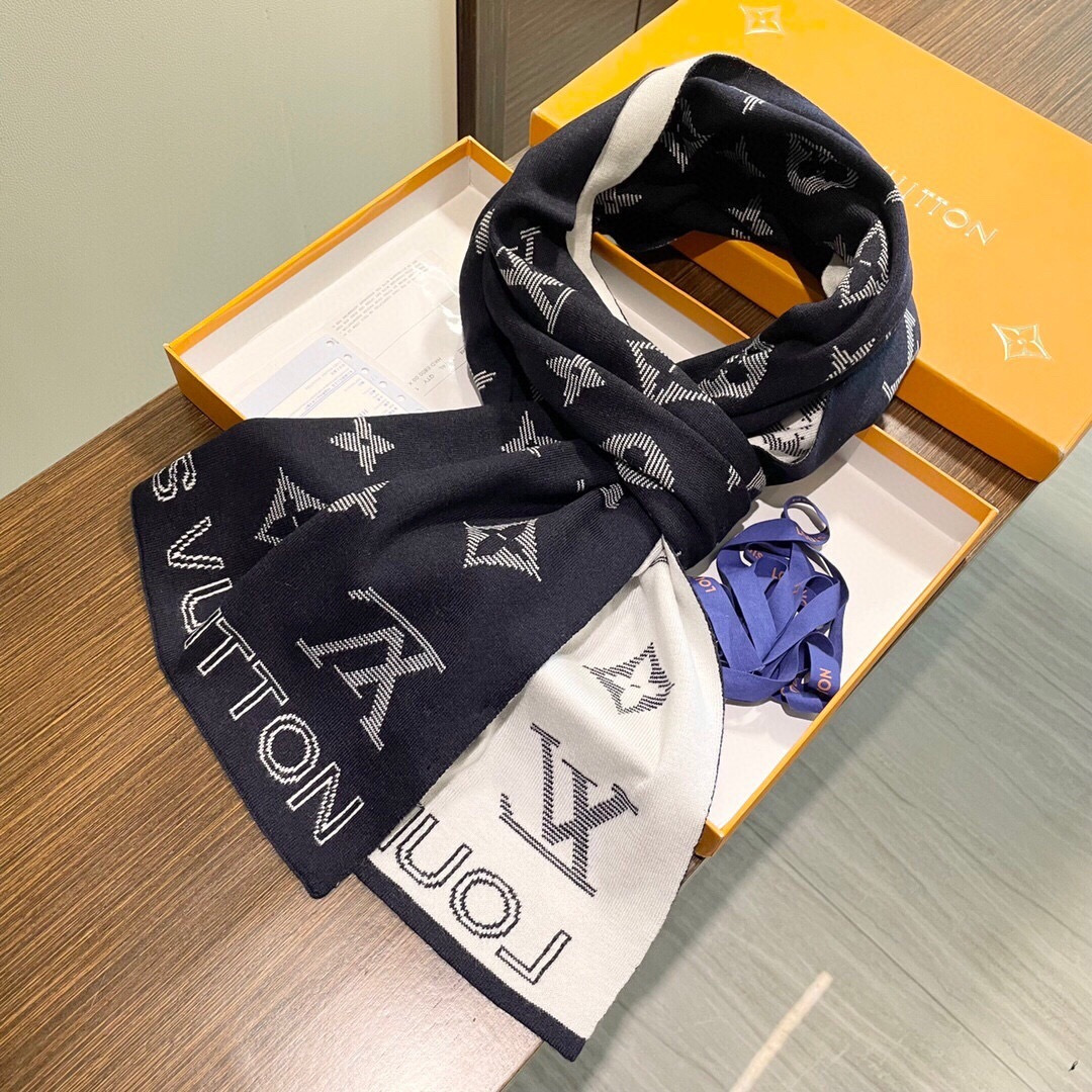 LV scarf