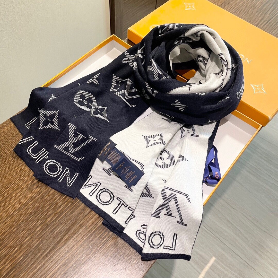 LV scarf