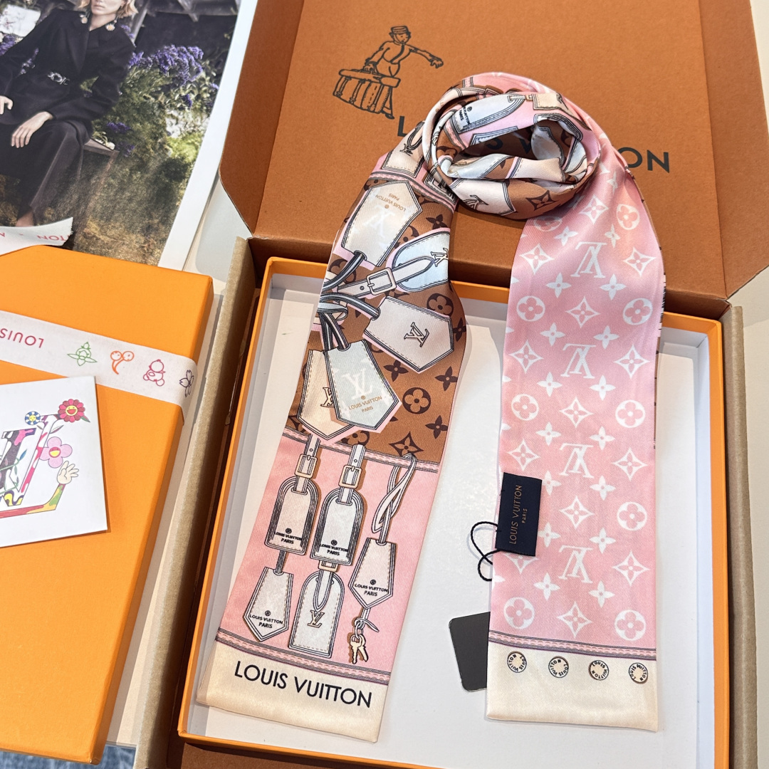 LV scarf