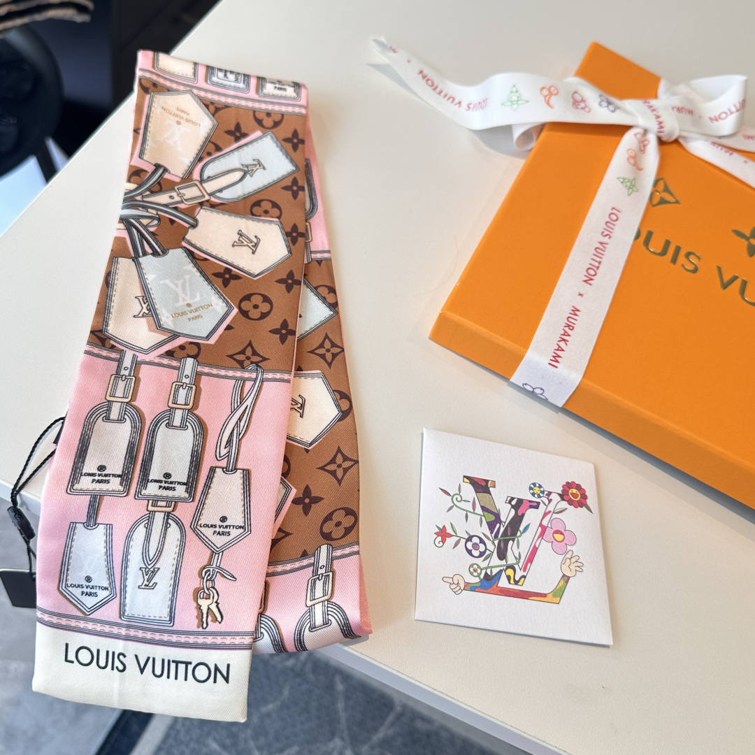 LV scarf