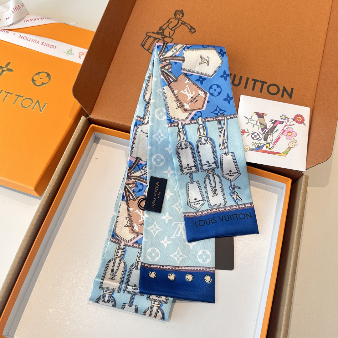 LV scarf