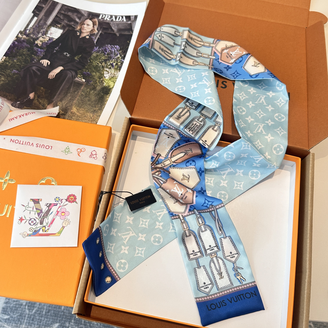 LV scarf