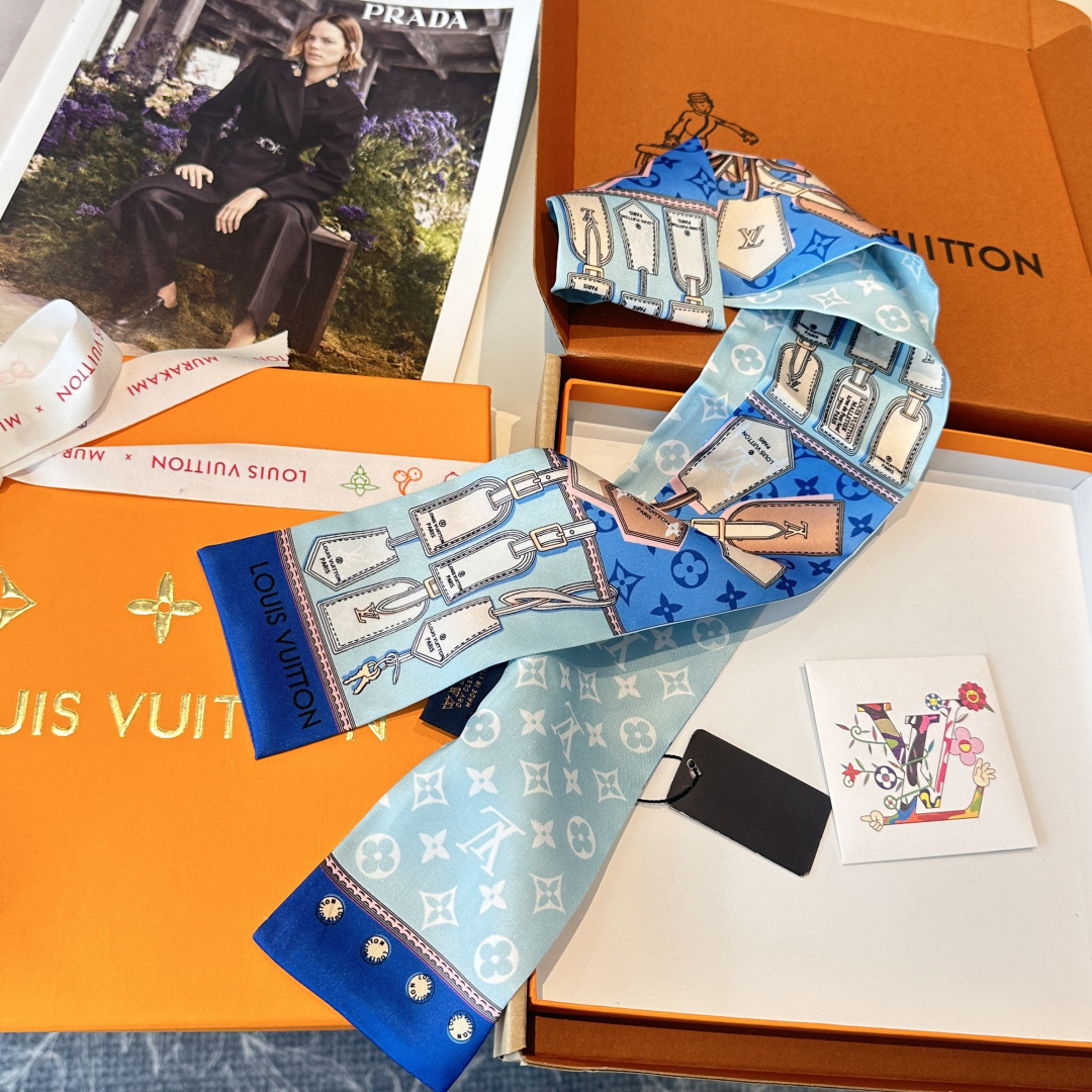 LV scarf