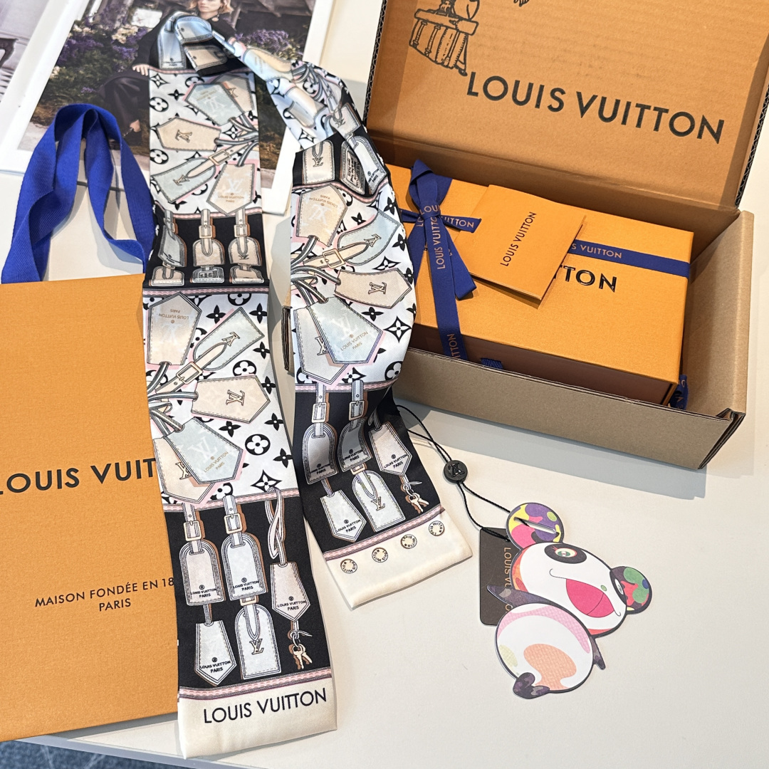 LV scarf