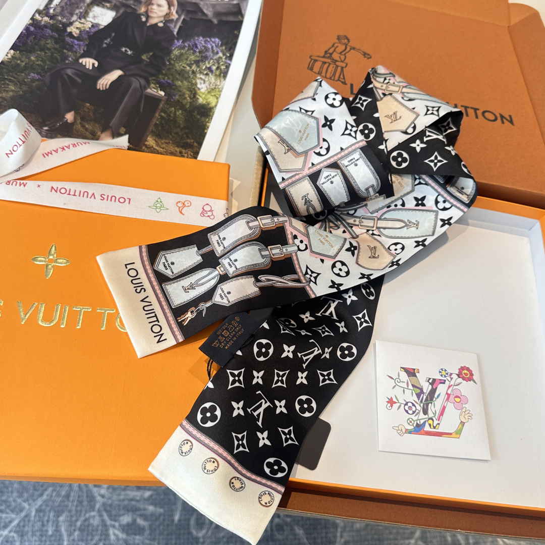 LV scarf