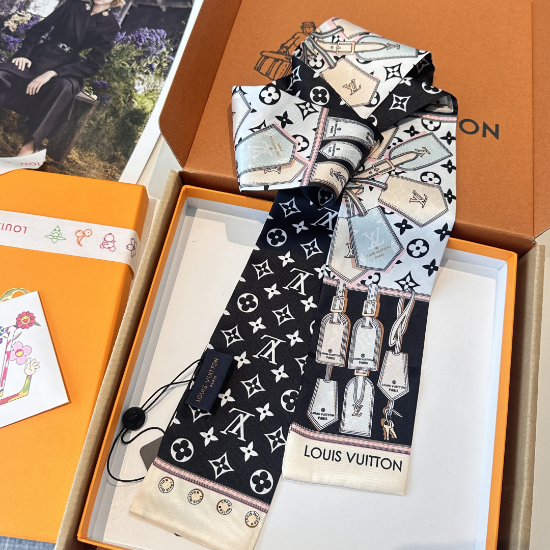 LV scarf