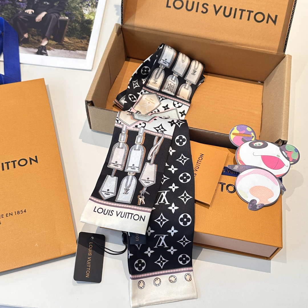 LV scarf