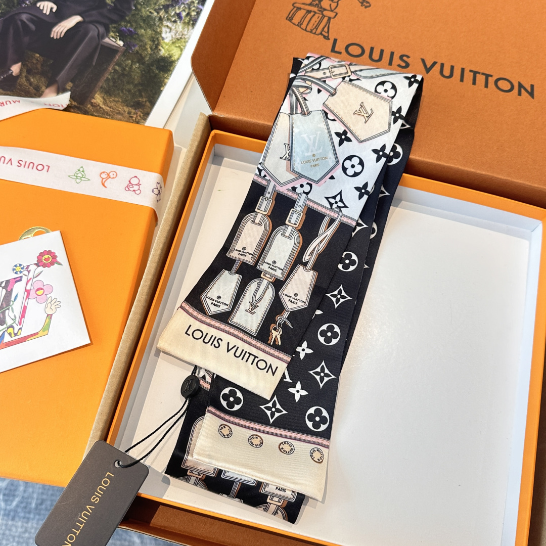 LV scarf