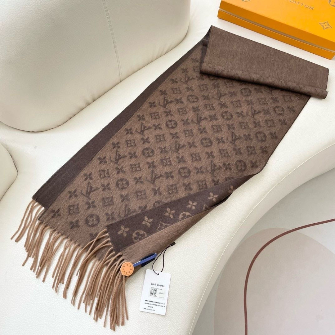 LV scarf