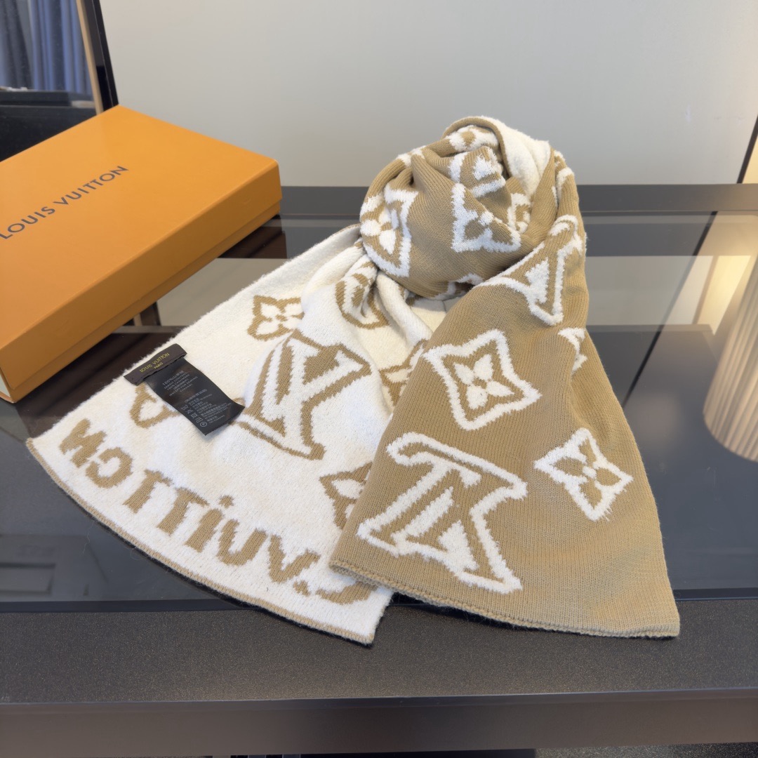 LV scarf