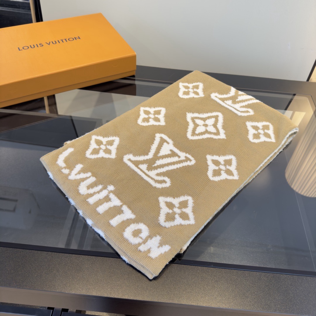 LV scarf