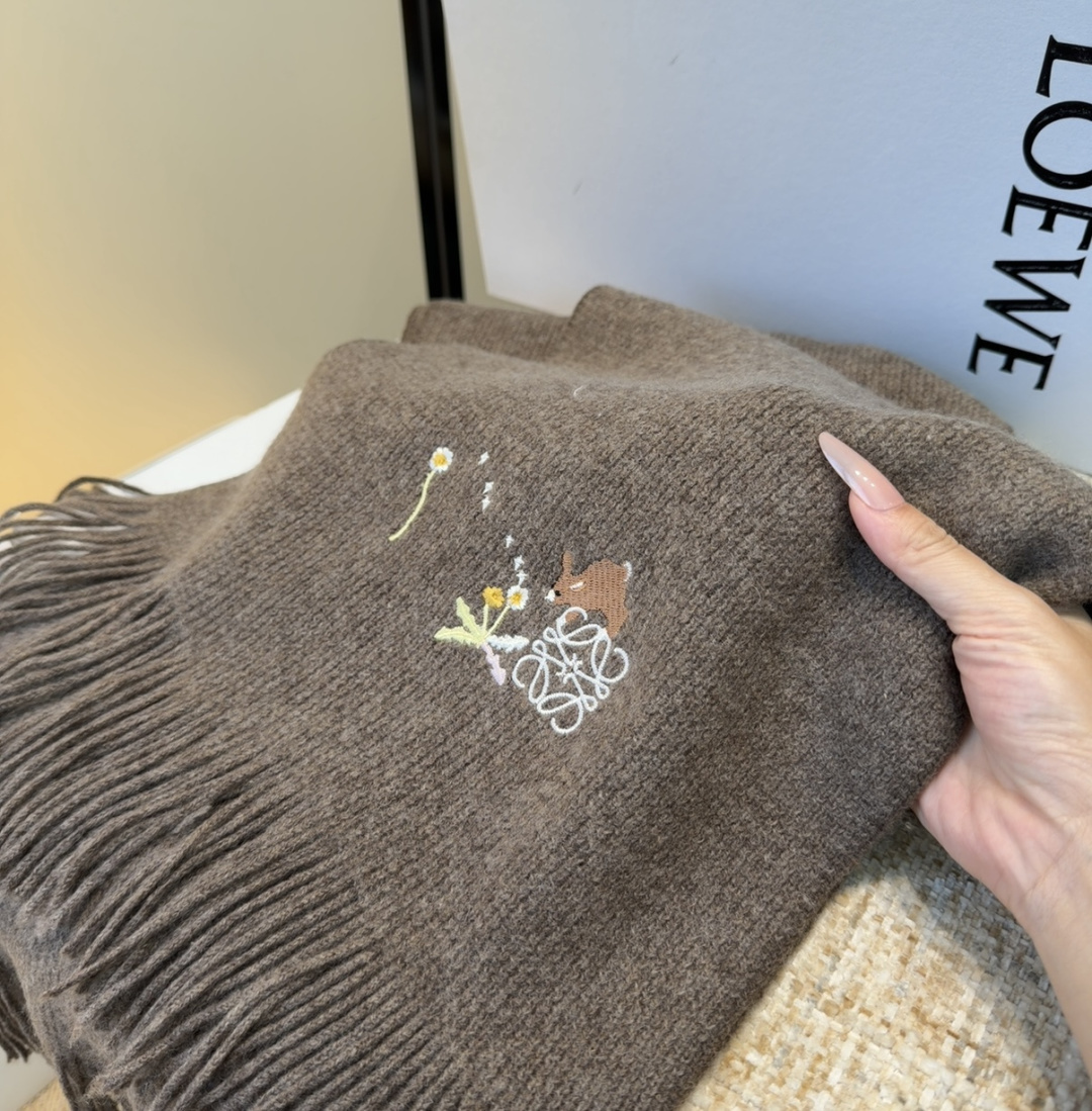 Loewe scarf